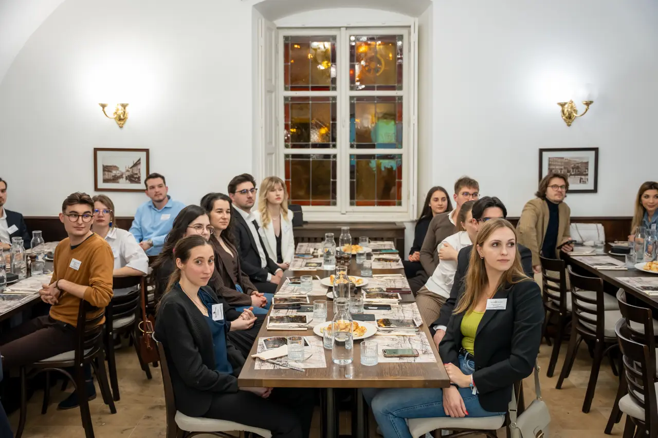 2026_03_24_18_53_25_A7503837.webp