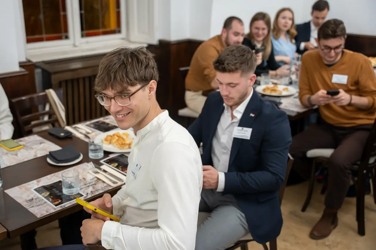 2026_03_24_18_56_58_A7503856.webp