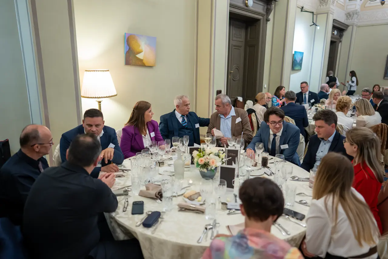 2026_05_20_20_44_23_A7700767.webp
